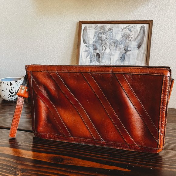 Vintage Handbags - SOLD 🎅🏼 Vintage Brown Leather Clutch Purse Handbag